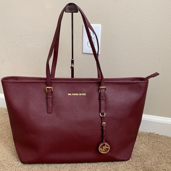 Michael Kors Handbags - Michael kors